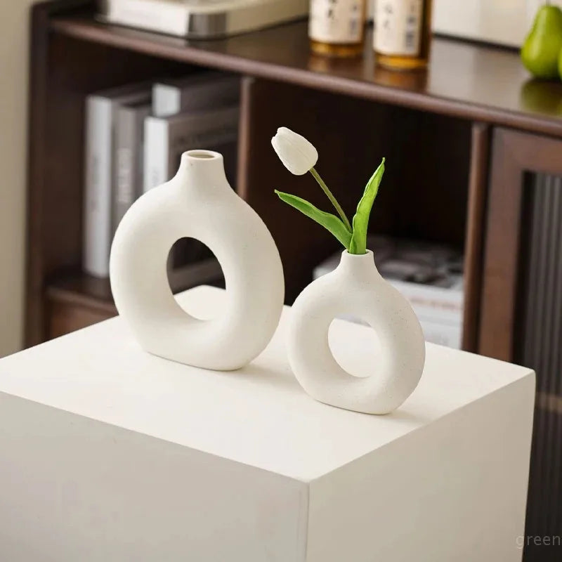 Vase Sculptural Incassable Style Européen