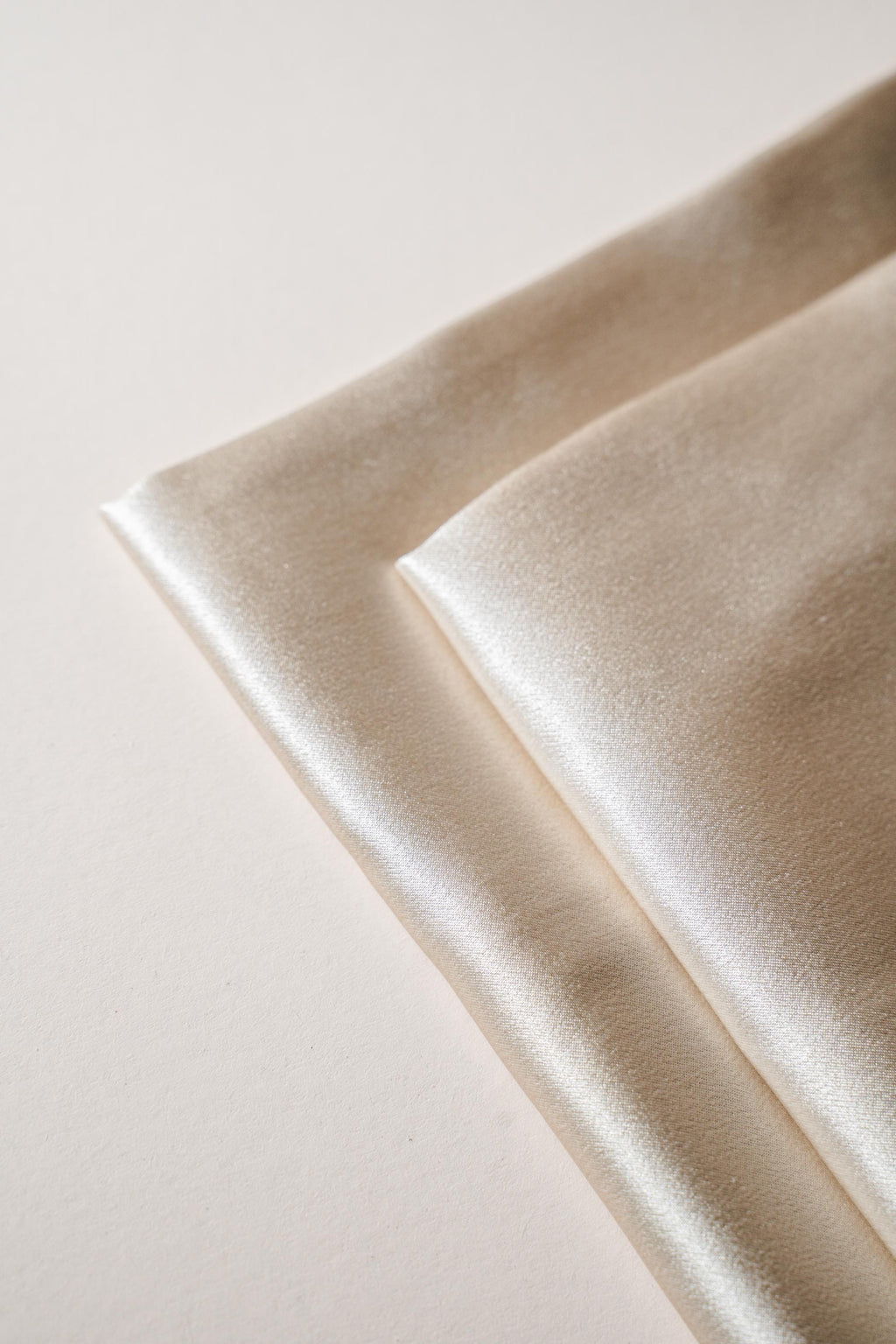 Luxury 100% Mulberry Silk Pillowcase - Beige - 22 Momme, Ultra Soft & Cooling - Made in Hangzhou, China