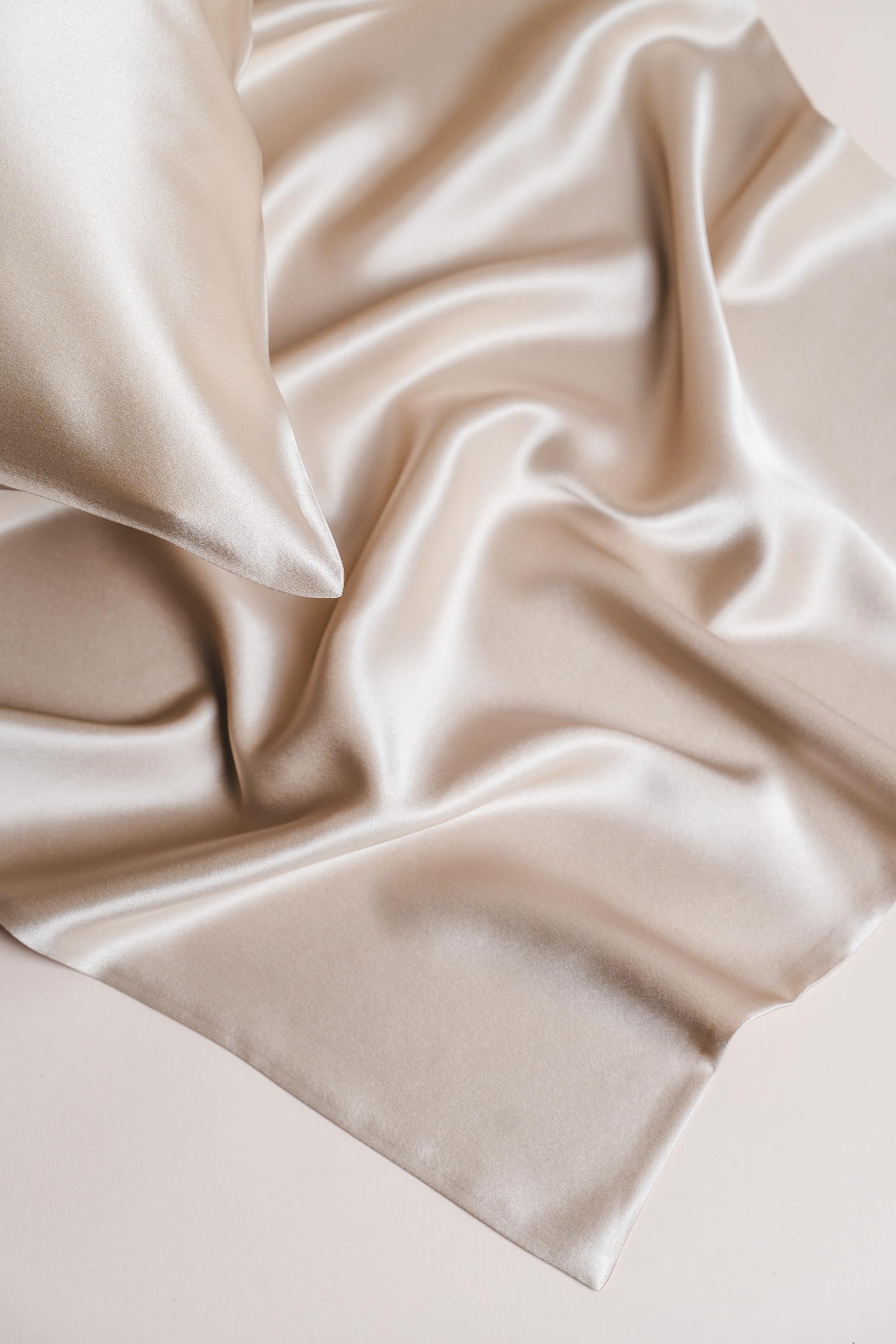 Luxury 100% Mulberry Silk Pillowcase - Beige - 22 Momme, Ultra Soft & Cooling - Made in Hangzhou, China